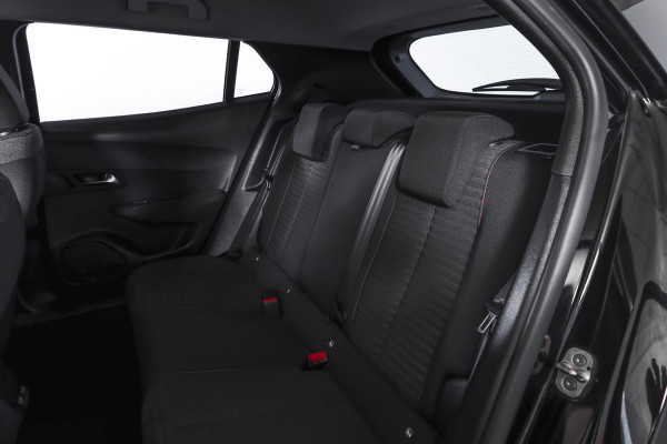 Peugeot 2008 1.2 PureTech 130 PK Active Pack - Automaat | Trekhaak | Cruise | Stoelverw. | PDC | Camera | App. Connect | LM 16" |