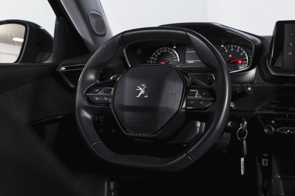 Peugeot 2008 1.2 PureTech 130 PK Active Pack - Automaat | Trekhaak | Cruise | Stoelverw. | PDC | Camera | App. Connect | LM 16" |