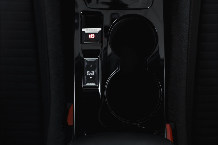 Peugeot 2008 1.2 PureTech 130 PK Active Pack - Automaat | Trekhaak | Cruise | Stoelverw. | PDC | Camera | App. Connect | LM 16" |