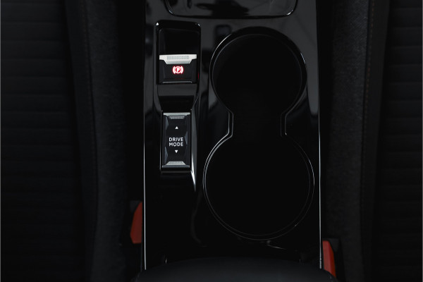 Peugeot 2008 1.2 PureTech 130 PK Active Pack - Automaat | Trekhaak | Cruise | Stoelverw. | PDC | Camera | App. Connect | LM 16" |