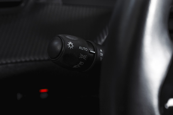 Peugeot 2008 1.2 PureTech 130 PK Active Pack - Automaat | Trekhaak | Cruise | Stoelverw. | PDC | Camera | App. Connect | LM 16" |