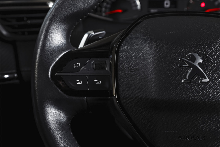 Peugeot 2008 1.2 PureTech 130 PK Active Pack - Automaat | Trekhaak | Cruise | Stoelverw. | PDC | Camera | App. Connect | LM 16" |