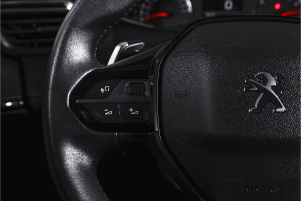 Peugeot 2008 1.2 PureTech 130 PK Active Pack - Automaat | Trekhaak | Cruise | Stoelverw. | PDC | Camera | App. Connect | LM 16" |