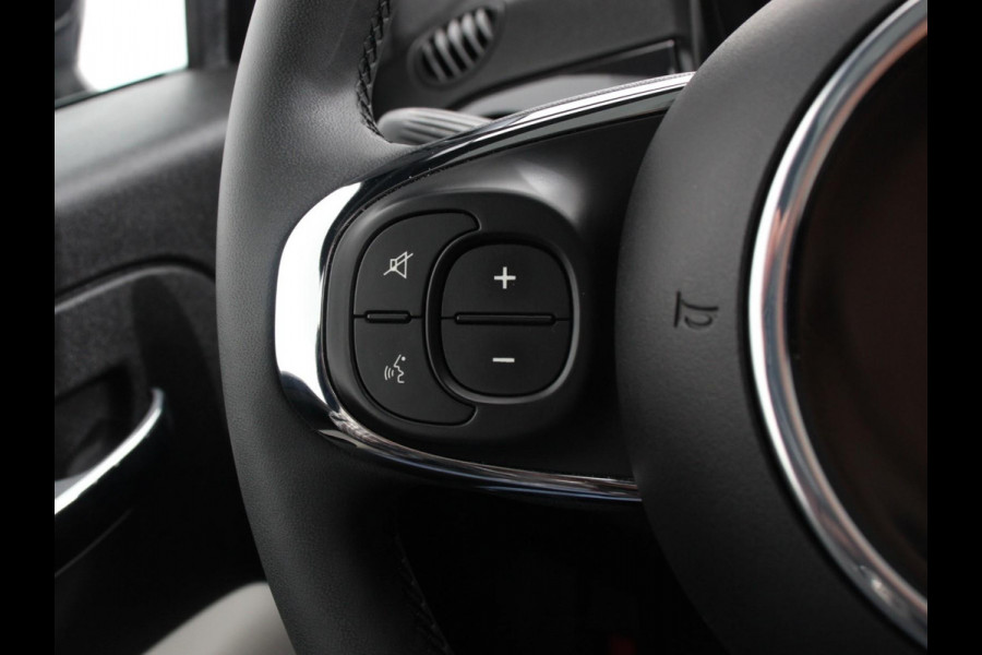 Fiat 500 1.0 Hybrid Dolcevita Panoramadak Navigatie Apple Carplay Android Auto Cruise control Climate Control Lichtmetalen Velgen