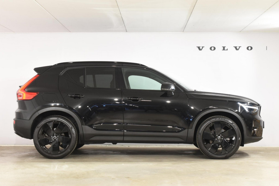 Volvo XC40 B3 177PK Automaat Plus Black Edition / Adaptive Cruise control / 360 Camera / Extra getint glas / 20'' velgen / Harman Kardon / Elektrisch verstelbare stoelen met geheugen / Stoel- en stuurverwarming