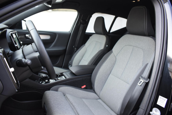 Volvo XC40 B3 177PK Automaat Plus Black Edition / Adaptive Cruise control / 360 Camera / Extra getint glas / 20'' velgen / Harman Kardon / Elektrisch verstelbare stoelen met geheugen / Stoel- en stuurverwarming