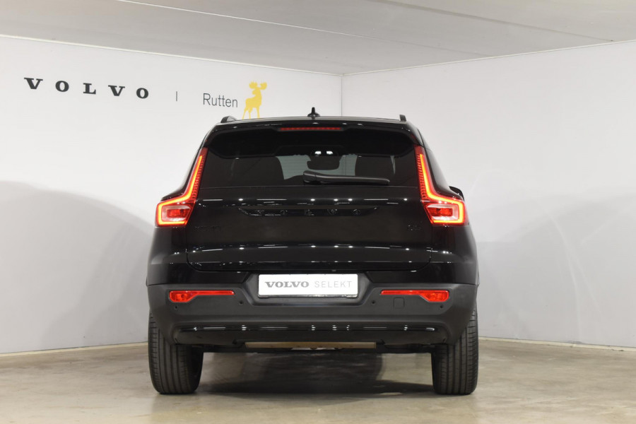 Volvo XC40 B3 177PK Automaat Plus Black Edition / Adaptive Cruise control / 360 Camera / Extra getint glas / 20'' velgen / Harman Kardon / Elektrisch verstelbare stoelen met geheugen / Stoel- en stuurverwarming