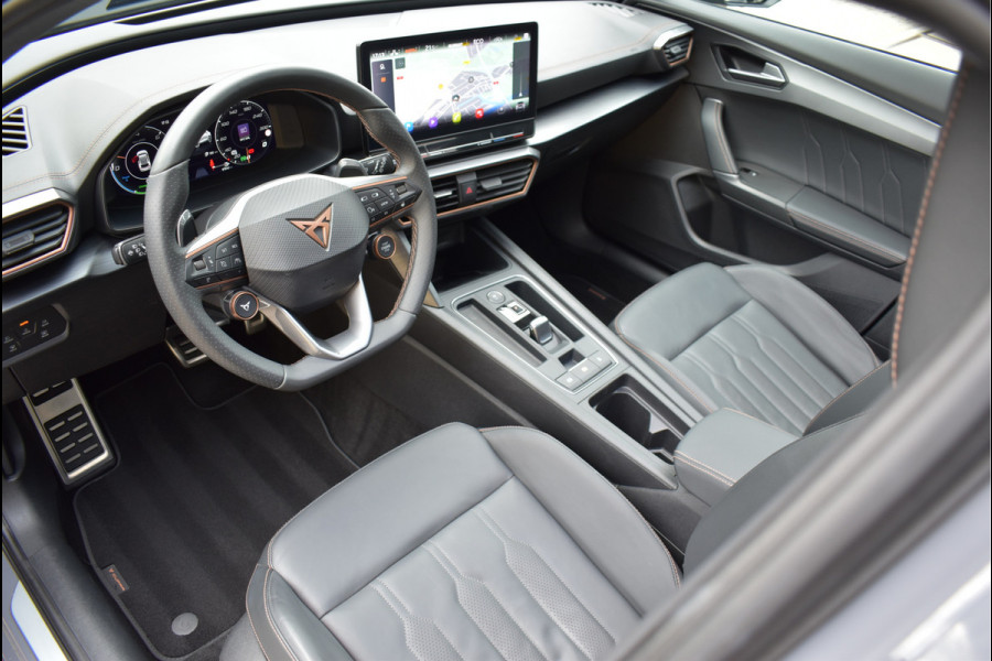 CUPRA Formentor 1.4 e-Hybrid VZ Copper Edition 245 Pk Pano Vol Leder Memory 360 Camera 19 Inch