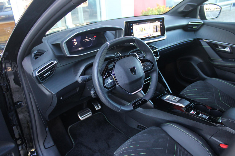 Peugeot 208 1.2 Hybrid 145PK AUTOMAAT GT PACK | DRAADLOZE APPLE CARPLAY/ANDROID AUTO | 17" LICHTMETALEN VELGEN | DRAADLOZE TELEFOONLADER | ACHTERUITRIJ CAMERA | CRUISE CONTROL | FULL LED KOPLAMPEN | KEYLESS ENTRY/START | CLIMATE CONTROL | PARKEERSENSOREN VOOR EN ACHTER | GETINTE ACHETRRUITEN |