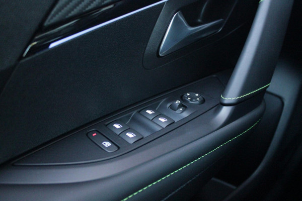 Peugeot 208 1.2 Hybrid 145PK AUTOMAAT GT PACK | DRAADLOZE APPLE CARPLAY/ANDROID AUTO | 17" LICHTMETALEN VELGEN | DRAADLOZE TELEFOONLADER | ACHTERUITRIJ CAMERA | CRUISE CONTROL | FULL LED KOPLAMPEN | KEYLESS ENTRY/START | CLIMATE CONTROL | PARKEERSENSOREN VOOR EN ACHTER | GETINTE ACHETRRUITEN |