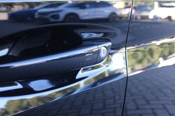Peugeot 208 1.2 Hybrid 145PK AUTOMAAT GT PACK | DRAADLOZE APPLE CARPLAY/ANDROID AUTO | 17" LICHTMETALEN VELGEN | DRAADLOZE TELEFOONLADER | ACHTERUITRIJ CAMERA | CRUISE CONTROL | FULL LED KOPLAMPEN | KEYLESS ENTRY/START | CLIMATE CONTROL | PARKEERSENSOREN VOOR EN ACHTER | GETINTE ACHETRRUITEN |