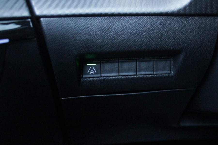 Peugeot 208 1.2 Hybrid 145PK AUTOMAAT GT PACK | DRAADLOZE APPLE CARPLAY/ANDROID AUTO | 17" LICHTMETALEN VELGEN | DRAADLOZE TELEFOONLADER | ACHTERUITRIJ CAMERA | CRUISE CONTROL | FULL LED KOPLAMPEN | KEYLESS ENTRY/START | CLIMATE CONTROL | PARKEERSENSOREN VOOR EN ACHTER | GETINTE ACHETRRUITEN |