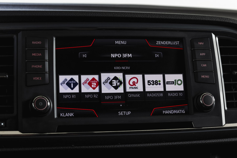 Seat Ateca 1.0 EcoTSI 115 PK Style Business Intense | Elek. Trekhaak | Dig. Cockpit | Adapt. Cruise | PDC | Camera | NAV + App. Connect | ECC | Elek. Klep | LM 17" |