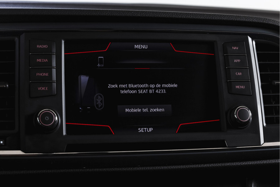 Seat Ateca 1.0 EcoTSI 115 PK Style Business Intense | Elek. Trekhaak | Dig. Cockpit | Adapt. Cruise | PDC | Camera | NAV + App. Connect | ECC | Elek. Klep | LM 17" |