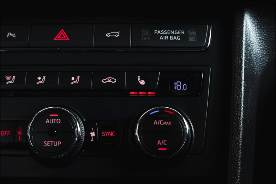 Seat Ateca 1.0 EcoTSI 115 PK Style Business Intense | Elek. Trekhaak | Dig. Cockpit | Adapt. Cruise | PDC | Camera | NAV + App. Connect | ECC | Elek. Klep | LM 17" |