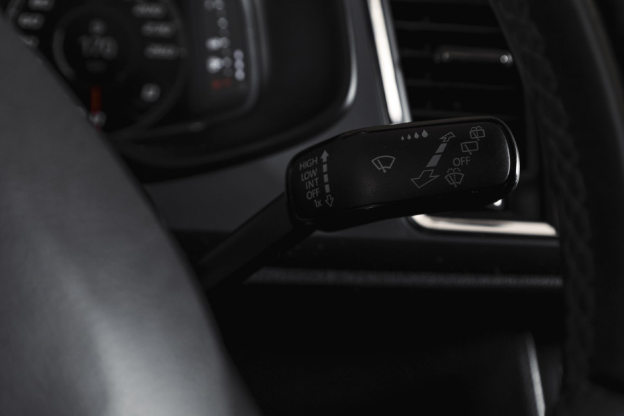 Seat Ateca 1.0 EcoTSI 115 PK Style Business Intense | Elek. Trekhaak | Dig. Cockpit | Adapt. Cruise | PDC | Camera | NAV + App. Connect | ECC | Elek. Klep | LM 17" |