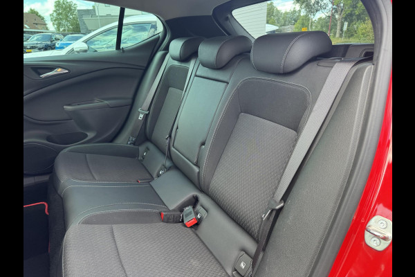 Opel Astra 1.4 Turbo Innovation 150pk Automaat | Adaptieve Cruise | Stoelverwarming | Carplay, Android Auto | Navigatie | Cruise control