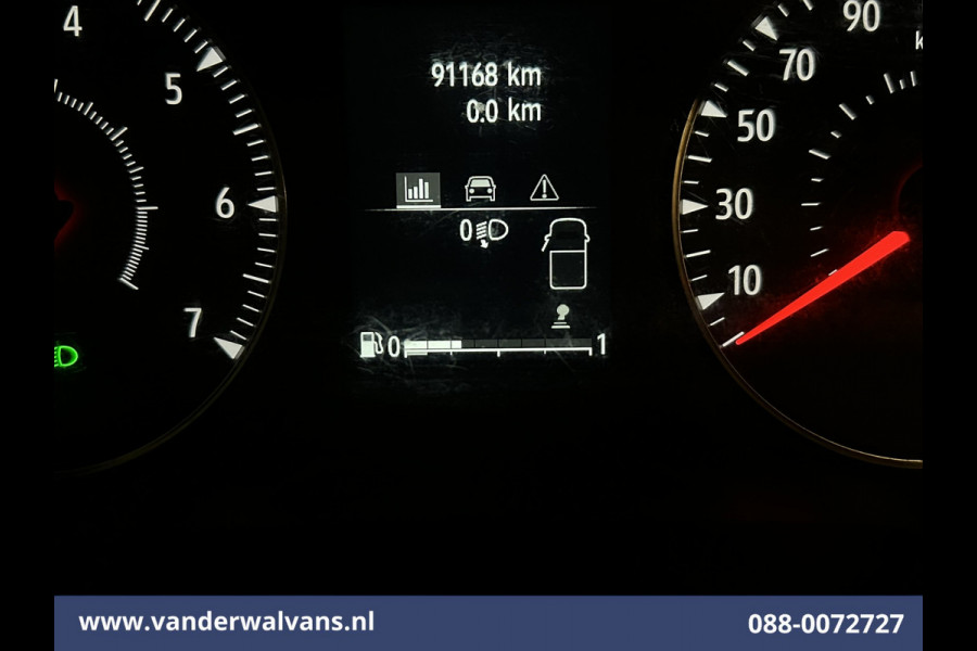 Renault Trafic 2.0 dCi 131pk L2H1 Euro6 Airco | LED | Cruisecontrol | 2500kg Trekhaak | Parkeersensoren Bijrijdersbank
