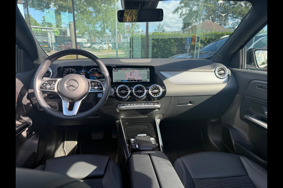 Mercedes-Benz EQA 250 Business Solution Luxury 67 kWh - Automaat - Pano/Schuifdak - Navi - Org.NL