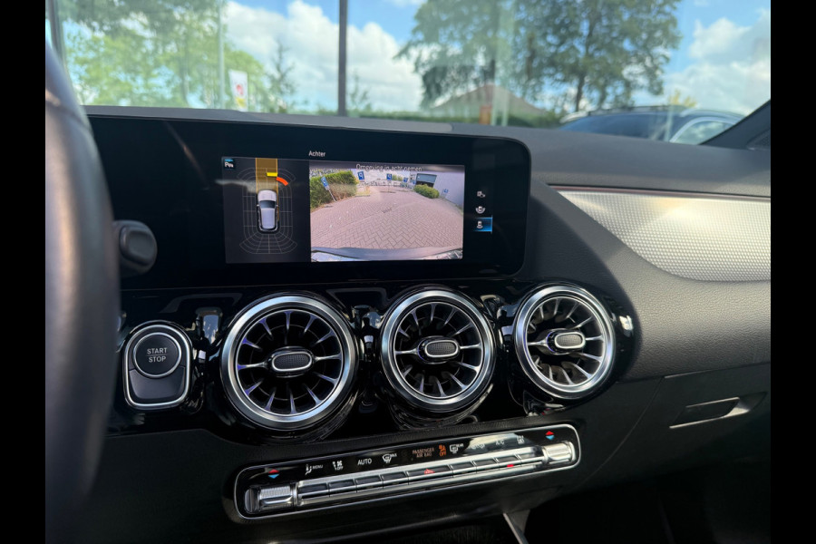 Mercedes-Benz EQA 250 Business Solution Luxury 67 kWh - Automaat - Pano/Schuifdak - Navi - Org.NL