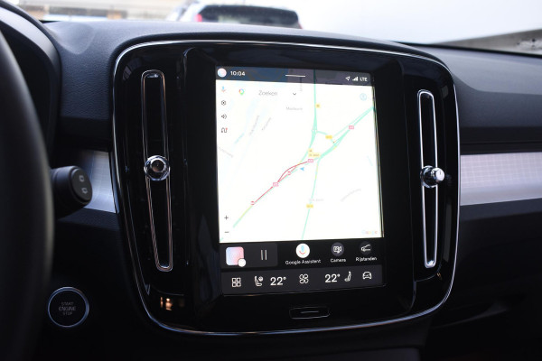 Volvo XC40 B3 177PK Automaat Plus Black Edition / Adaptive Cruise control / 360 Camera / Extra getint glas / 20'' velgen / Harman Kardon / Elektrisch verstelbare stoelen met geheugen / Stoel- en stuurverwarming