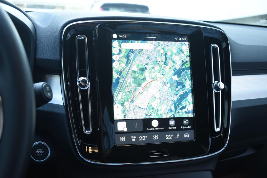 Volvo XC40 B3 177PK Automaat Plus Black Edition / Adaptive Cruise control / 360 Camera / Extra getint glas / 20'' velgen / Harman Kardon / Elektrisch verstelbare stoelen met geheugen / Stoel- en stuurverwarming