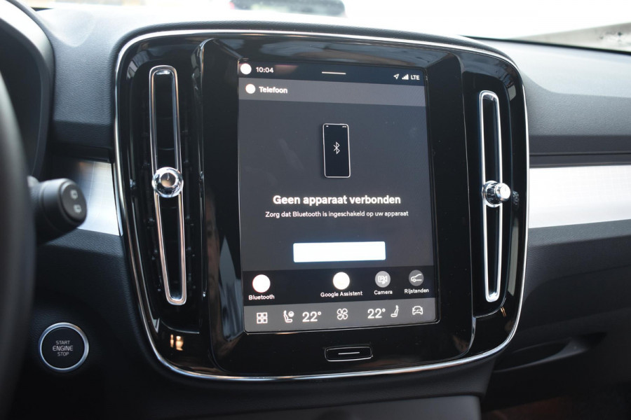 Volvo XC40 B3 177PK Automaat Plus Black Edition / Adaptive Cruise control / 360 Camera / Extra getint glas / 20'' velgen / Harman Kardon / Elektrisch verstelbare stoelen met geheugen / Stoel- en stuurverwarming