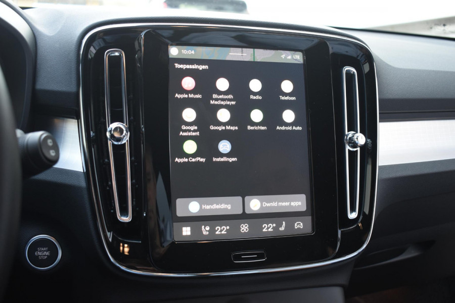 Volvo XC40 B3 177PK Automaat Plus Black Edition / Adaptive Cruise control / 360 Camera / Extra getint glas / 20'' velgen / Harman Kardon / Elektrisch verstelbare stoelen met geheugen / Stoel- en stuurverwarming