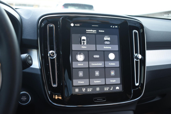 Volvo XC40 B3 177PK Automaat Plus Black Edition / Adaptive Cruise control / 360 Camera / Extra getint glas / 20'' velgen / Harman Kardon / Elektrisch verstelbare stoelen met geheugen / Stoel- en stuurverwarming