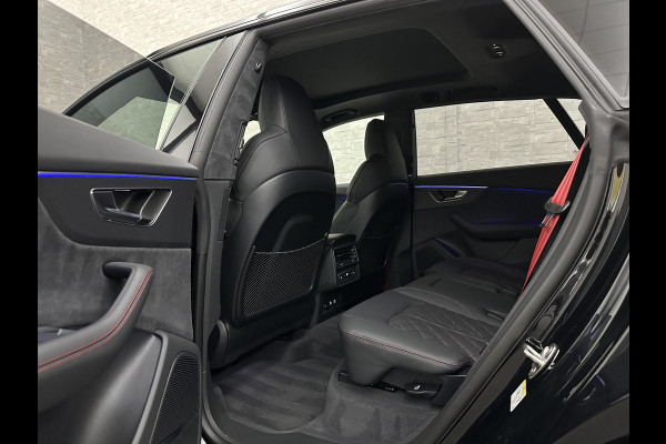 Audi Q8 60e 490pk #RS-Stoelen | 4WS | OLED | Laser-LED | Carbon | Massage | Ventilatie | Valcona Leder+ Pakket | B&O Sound | 23'' | Alcantara hemel | Head-Up | Soft-Close | Panodak | 2x Memory | Trekhaak | Keyless-Entry | Luchtvering | Achterasbesturing | Nw.Pr. 160.000,= | Fabrieksgarantie | Direct rijden.