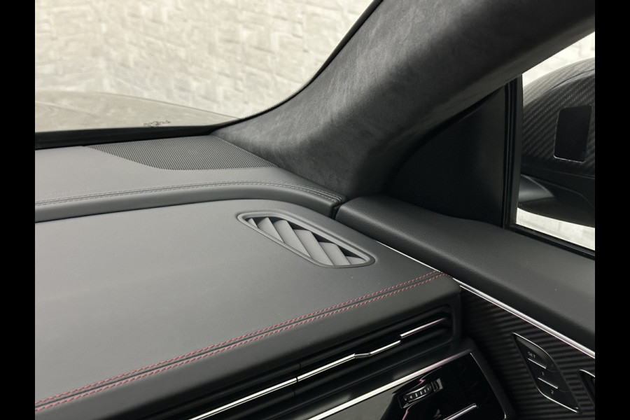 Audi Q8 60e 490pk #RS-Stoelen | 4WS | OLED | Laser-LED | Carbon | Massage | Ventilatie | Valcona Leder+ Pakket | B&O Sound | 23'' | Alcantara hemel | Head-Up | Soft-Close | Panodak | 2x Memory | Trekhaak | Keyless-Entry | Luchtvering | Achterasbesturing | Nw.Pr. 160.000,= | Fabrieksgarantie | Direct rijden.