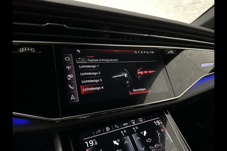 Audi Q8 60e 490pk #RS-Stoelen | 4WS | OLED | Laser-LED | Carbon | Massage | Ventilatie | Valcona Leder+ Pakket | B&O Sound | 23'' | Alcantara hemel | Head-Up | Soft-Close | Panodak | 2x Memory | Trekhaak | Keyless-Entry | Luchtvering | Achterasbesturing | Nw.Pr. 160.000,= | Fabrieksgarantie | Direct rijden.