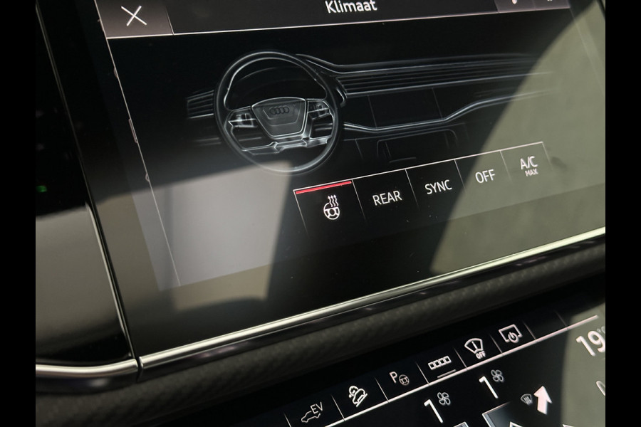 Audi Q8 60e 490pk #RS-Stoelen | 4WS | OLED | Laser-LED | Carbon | Massage | Ventilatie | Valcona Leder+ Pakket | B&O Sound | 23'' | Alcantara hemel | Head-Up | Soft-Close | Panodak | 2x Memory | Trekhaak | Keyless-Entry | Luchtvering | Achterasbesturing | Nw.Pr. 160.000,= | Fabrieksgarantie | Direct rijden.