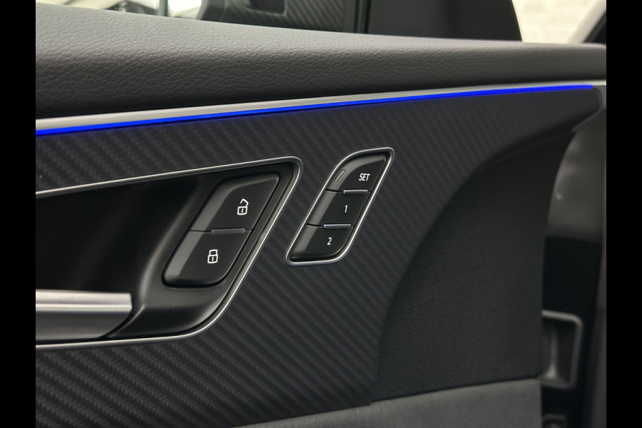 Audi Q8 60e 490pk #RS-Stoelen | 4WS | OLED | Laser-LED | Carbon | Massage | Ventilatie | Valcona Leder+ Pakket | B&O Sound | 23'' | Alcantara hemel | Head-Up | Soft-Close | Panodak | 2x Memory | Trekhaak | Keyless-Entry | Luchtvering | Achterasbesturing | Nw.Pr. 160.000,= | Fabrieksgarantie | Direct rijden.