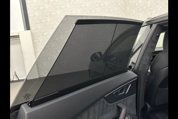 Audi Q8 60e 490pk #RS-Stoelen | 4WS | OLED | Laser-LED | Carbon | Massage | Ventilatie | Valcona Leder+ Pakket | B&O Sound | 23'' | Alcantara hemel | Head-Up | Soft-Close | Panodak | 2x Memory | Trekhaak | Keyless-Entry | Luchtvering | Achterasbesturing | Nw.Pr. 160.000,= | Fabrieksgarantie | Direct rijden.