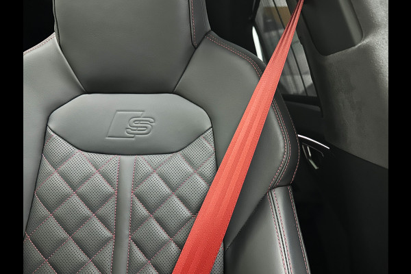 Audi Q8 60e 490pk #RS-Stoelen | 4WS | OLED | Laser-LED | Carbon | Massage | Ventilatie | Valcona Leder+ Pakket | B&O Sound | 23'' | Alcantara hemel | Head-Up | Soft-Close | Panodak | 2x Memory | Trekhaak | Keyless-Entry | Luchtvering | Achterasbesturing | Nw.Pr. 160.000,= | Fabrieksgarantie | Direct rijden.