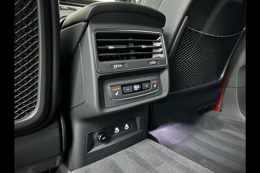 Audi Q8 60e 490pk #RS-Stoelen | 4WS | OLED | Laser-LED | Carbon | Massage | Ventilatie | Valcona Leder+ Pakket | B&O Sound | 23'' | Alcantara hemel | Head-Up | Soft-Close | Panodak | 2x Memory | Trekhaak | Keyless-Entry | Luchtvering | Achterasbesturing | Nw.Pr. 160.000,= | Fabrieksgarantie | Direct rijden.