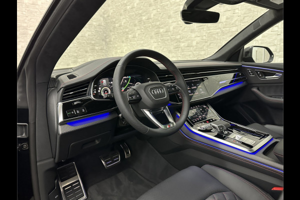 Audi Q8 60e 490pk #RS-Stoelen | 4WS | OLED | Laser-LED | Carbon | Massage | Ventilatie | Valcona Leder+ Pakket | B&O Sound | 23'' | Alcantara hemel | Head-Up | Soft-Close | Panodak | 2x Memory | Trekhaak | Keyless-Entry | Luchtvering | Achterasbesturing | Nw.Pr. 160.000,= | Fabrieksgarantie | Direct rijden.