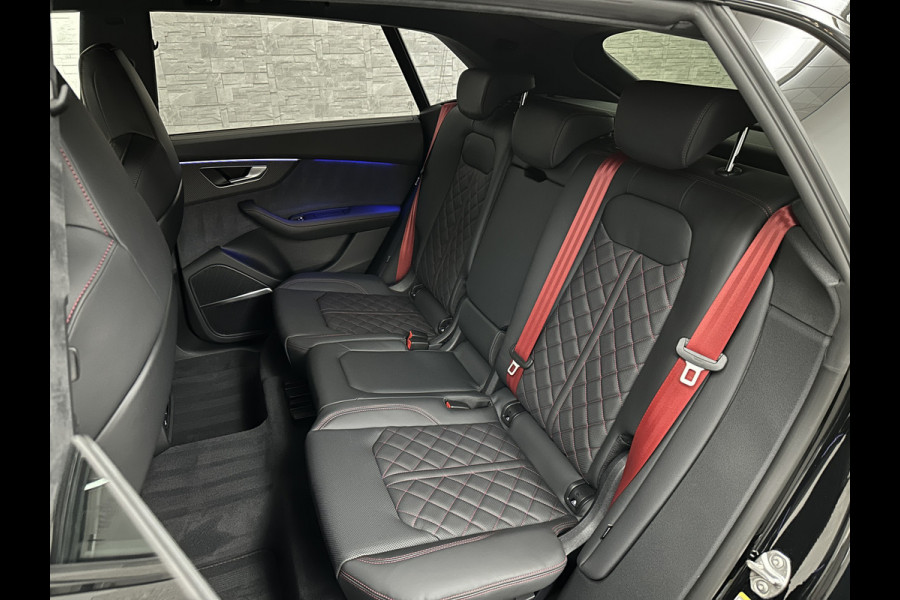 Audi Q8 60e 490pk #RS-Stoelen | 4WS | OLED | Laser-LED | Carbon | Massage | Ventilatie | Valcona Leder+ Pakket | B&O Sound | 23'' | Alcantara hemel | Head-Up | Soft-Close | Panodak | 2x Memory | Trekhaak | Keyless-Entry | Luchtvering | Achterasbesturing | Nw.Pr. 160.000,= | Fabrieksgarantie | Direct rijden.