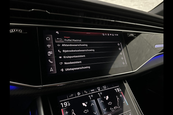 Audi Q8 60e 490pk #RS-Stoelen | 4WS | OLED | Laser-LED | Carbon | Massage | Ventilatie | Valcona Leder+ Pakket | B&O Sound | 23'' | Alcantara hemel | Head-Up | Soft-Close | Panodak | 2x Memory | Trekhaak | Keyless-Entry | Luchtvering | Achterasbesturing | Nw.Pr. 160.000,= | Fabrieksgarantie | Direct rijden.