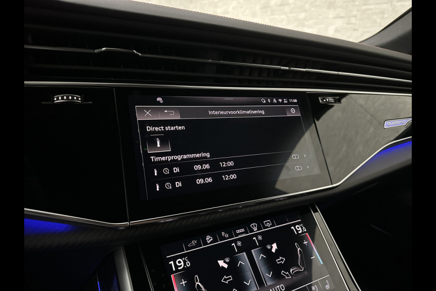 Audi Q8 60e 490pk #RS-Stoelen | 4WS | OLED | Laser-LED | Carbon | Massage | Ventilatie | Valcona Leder+ Pakket | B&O Sound | 23'' | Alcantara hemel | Head-Up | Soft-Close | Panodak | 2x Memory | Trekhaak | Keyless-Entry | Luchtvering | Achterasbesturing | Nw.Pr. 160.000,= | Fabrieksgarantie | Direct rijden.