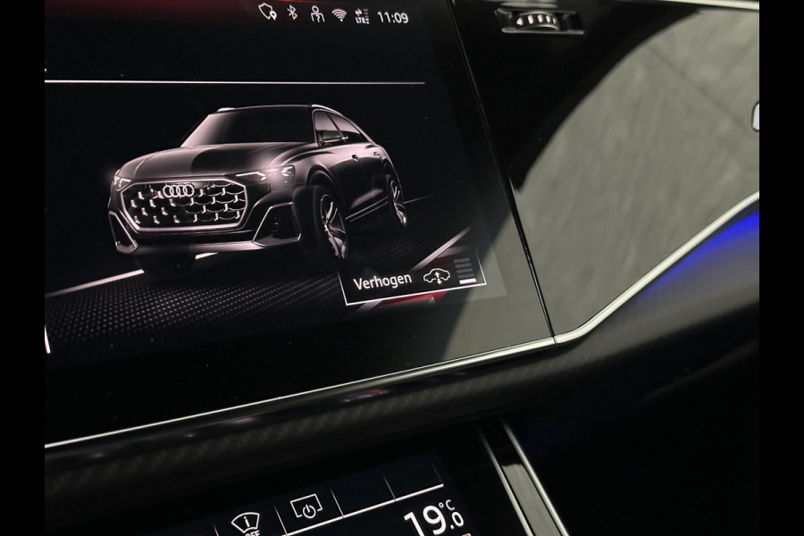Audi Q8 60e 490pk #RS-Stoelen | 4WS | OLED | Laser-LED | Carbon | Massage | Ventilatie | Valcona Leder+ Pakket | B&O Sound | 23'' | Alcantara hemel | Head-Up | Soft-Close | Panodak | 2x Memory | Trekhaak | Keyless-Entry | Luchtvering | Achterasbesturing | Nw.Pr. 160.000,= | Fabrieksgarantie | Direct rijden.