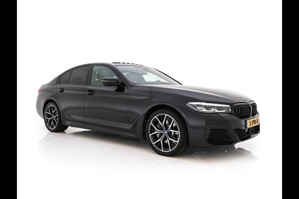 BMW 5 Serie 530e Business Edition Plus (Plug-in) (INCL.BTW) *PANO | HEAD-UP | LEATHER | FULL-LED | MEMORY-PACK | HARMAN/KARDON | BLIND-SPOT | DIGI-COCKPIT | CAMERA | NAVI-FULLMAP | PRIVACY-GLASS | SHIFT-PADDLES | ECC | PDC | 19''ALU*
