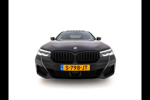 BMW 5 Serie 530e Business Edition Plus (Plug-in) (INCL.BTW) *PANO | HEAD-UP | LEATHER | FULL-LED | MEMORY-PACK | HARMAN/KARDON | BLIND-SPOT | DIGI-COCKPIT | CAMERA | NAVI-FULLMAP | PRIVACY-GLASS | SHIFT-PADDLES | ECC | PDC | 19''ALU*