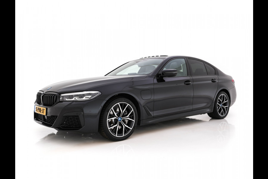 BMW 5 Serie 530e Business Edition Plus (Plug-in) (INCL.BTW) *PANO | HEAD-UP | LEATHER | FULL-LED | MEMORY-PACK | HARMAN/KARDON | BLIND-SPOT | DIGI-COCKPIT | CAMERA | NAVI-FULLMAP | PRIVACY-GLASS | SHIFT-PADDLES | ECC | PDC | 19''ALU*
