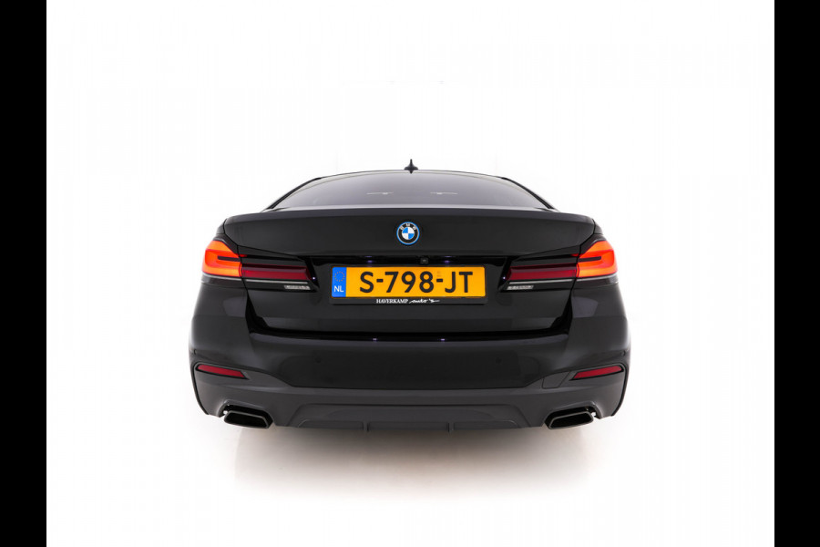 BMW 5 Serie 530e Business Edition Plus (Plug-in) (INCL.BTW) *PANO | HEAD-UP | LEATHER | FULL-LED | MEMORY-PACK | HARMAN/KARDON | BLIND-SPOT | DIGI-COCKPIT | CAMERA | NAVI-FULLMAP | PRIVACY-GLASS | SHIFT-PADDLES | ECC | PDC | 19''ALU*