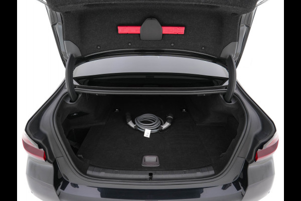 BMW 5 Serie 530e Business Edition Plus (Plug-in) (INCL.BTW) *PANO | HEAD-UP | LEATHER | FULL-LED | MEMORY-PACK | HARMAN/KARDON | BLIND-SPOT | DIGI-COCKPIT | CAMERA | NAVI-FULLMAP | PRIVACY-GLASS | SHIFT-PADDLES | ECC | PDC | 19''ALU*