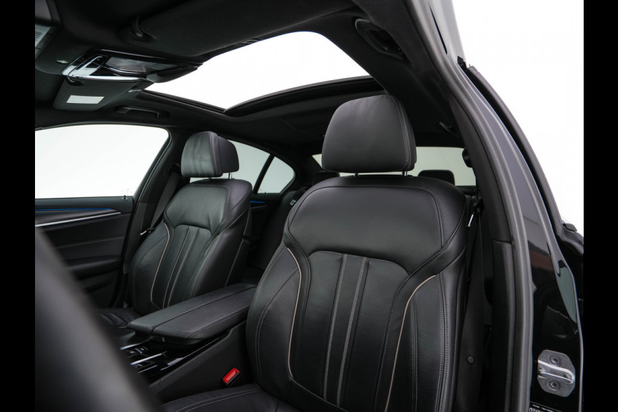 BMW 5 Serie 530e Business Edition Plus (Plug-in) (INCL.BTW) *PANO | HEAD-UP | LEATHER | FULL-LED | MEMORY-PACK | HARMAN/KARDON | BLIND-SPOT | DIGI-COCKPIT | CAMERA | NAVI-FULLMAP | PRIVACY-GLASS | SHIFT-PADDLES | ECC | PDC | 19''ALU*