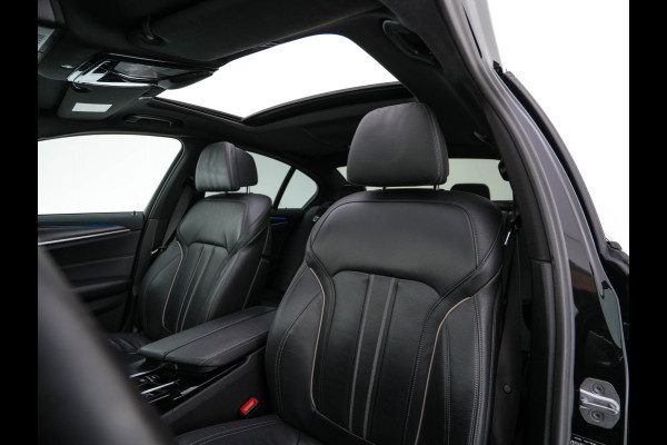 BMW 5 Serie 530e Business Edition Plus (Plug-in) (INCL.BTW) *PANO | HEAD-UP | LEATHER | FULL-LED | MEMORY-PACK | HARMAN/KARDON | BLIND-SPOT | DIGI-COCKPIT | CAMERA | NAVI-FULLMAP | PRIVACY-GLASS | SHIFT-PADDLES | ECC | PDC | 19''ALU*