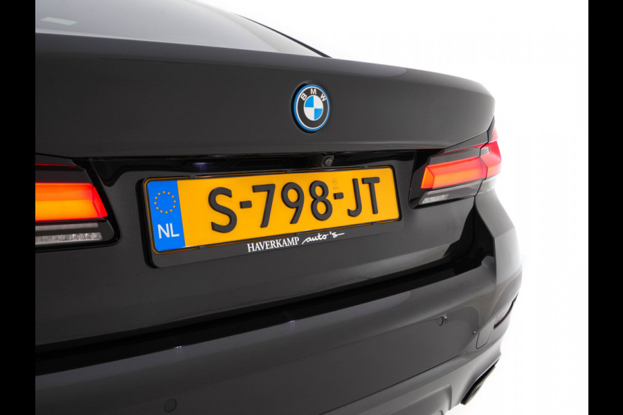 BMW 5 Serie 530e Business Edition Plus (Plug-in) (INCL.BTW) *PANO | HEAD-UP | LEATHER | FULL-LED | MEMORY-PACK | HARMAN/KARDON | BLIND-SPOT | DIGI-COCKPIT | CAMERA | NAVI-FULLMAP | PRIVACY-GLASS | SHIFT-PADDLES | ECC | PDC | 19''ALU*